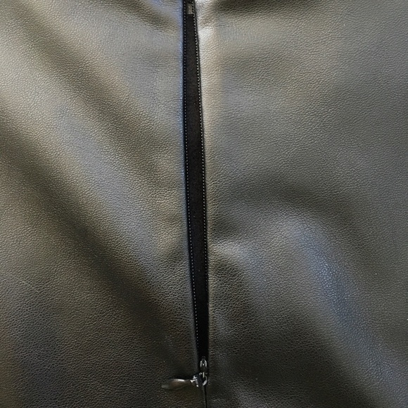 F21 Faux Leather Black Skirt w/ Pockets, Forever21, Size XS - Picture 7 of 10